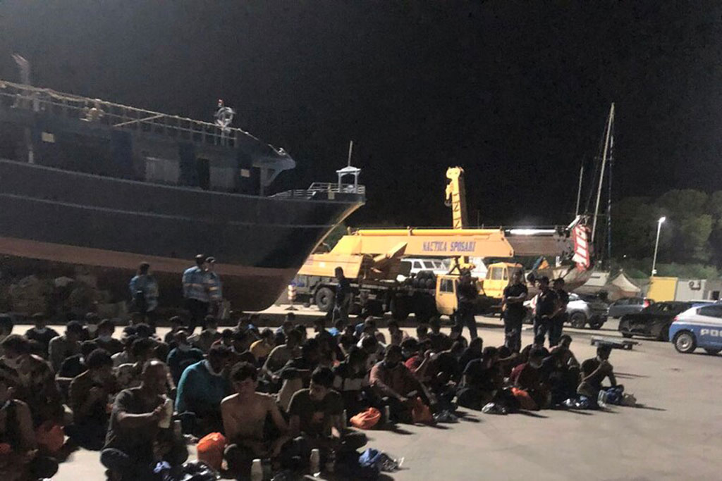 Sbarco di migranti a Roccella Ionica, arrivati in 77