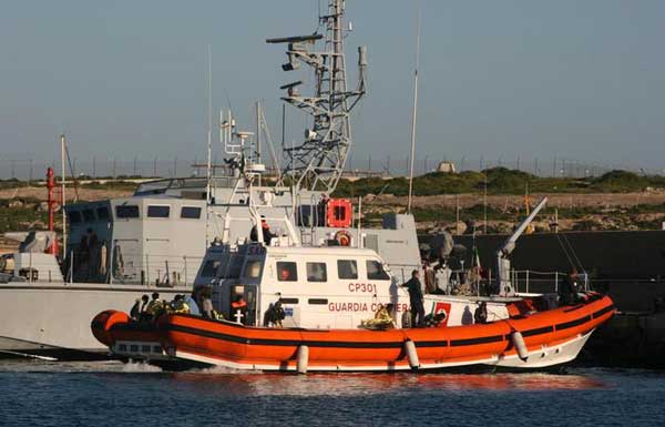 Due sbarchi di migranti in Calabria, in 108 a Roccella Ionica