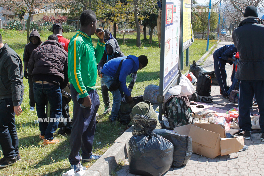 migranti-sgombero-aprile-2015-2.jpg
