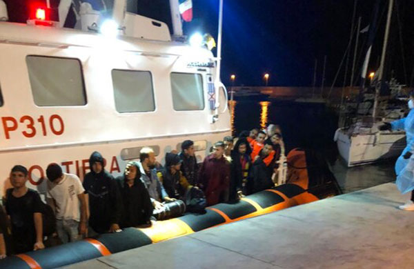 Nuovo sbarco di migranti nella Locride, arrivati in 196 