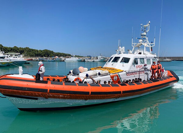 Migranti, nuovo sbarco nella Locride: arrivati in 61