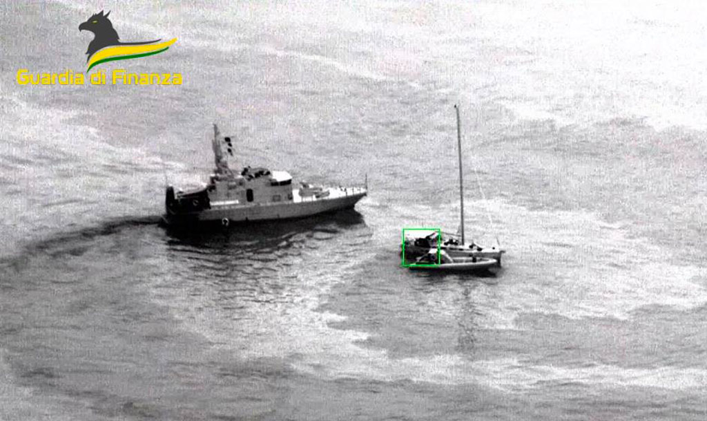 Migranti, fermati presunti scafisti di due sbarchi a Crotone