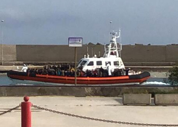 Migranti, oltre 200 migranti arrivati a Roccella Ionica 