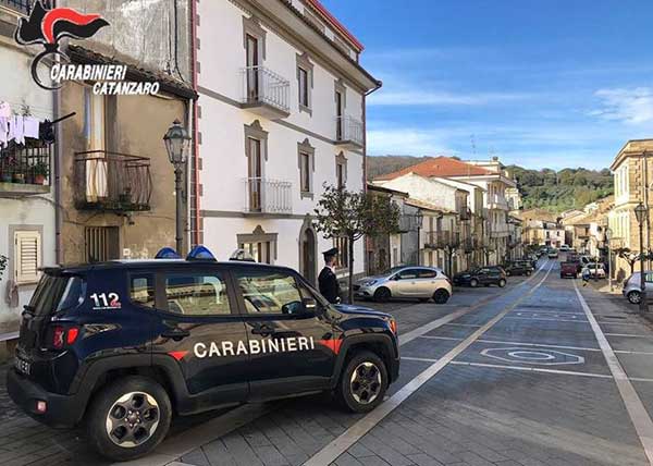 Danneggiamento auto a sindaco di Girifalco, individuato e deferito 40enne