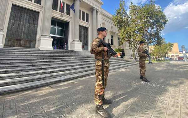 Bambino si smarrisce a Reggio, ritrovato da Esercito