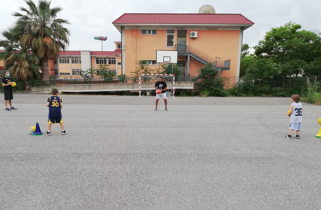 Dopo il lockdown riparte il corso di Minibasket a Lamezia