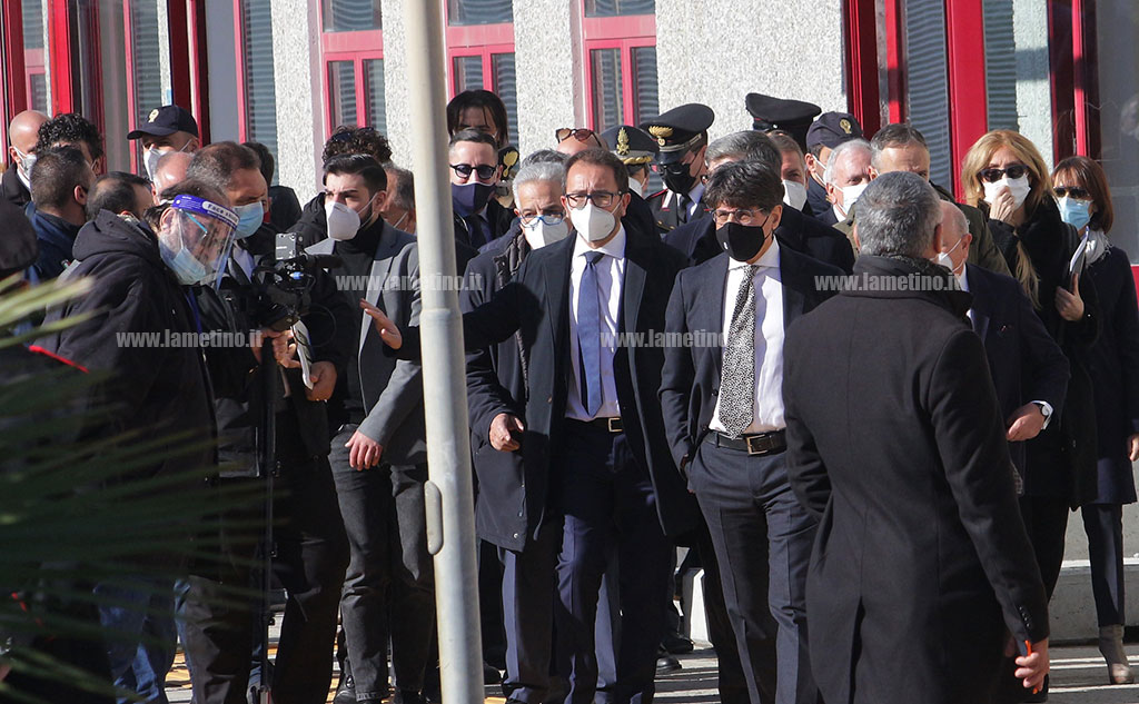 ministro-arrivo-aula-inaugurazione-aula-bunker-lamezia15122020.jpg