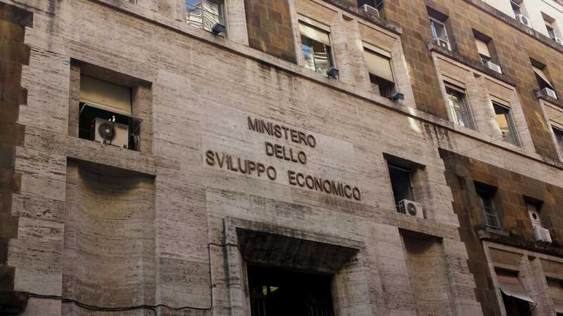 Almaviva: confermati trasferimenti lavoratori dalla Sicilia alla Calabria, trattative rinviate