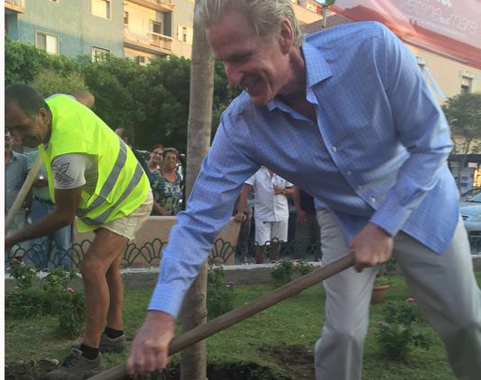 L'attore statunitense Modine regala alberi alla città di Catanzaro