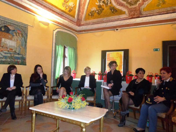“Io ci metto impegno”, la lotta delle donne contro le discriminazioni di genere