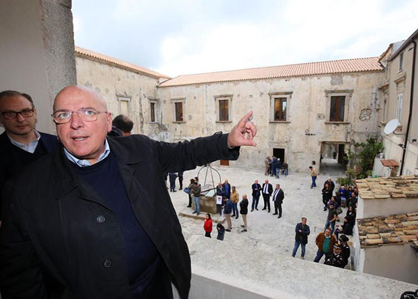 Oliverio su castello Monasterace: "Esempio virtuoso di recupero e valorizzazione"