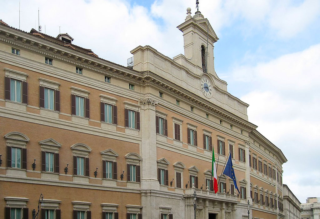 Elezioni: alla vigilia dei neo eletti in Parlamento, ancora ritardi e situazioni contese sui seggi 