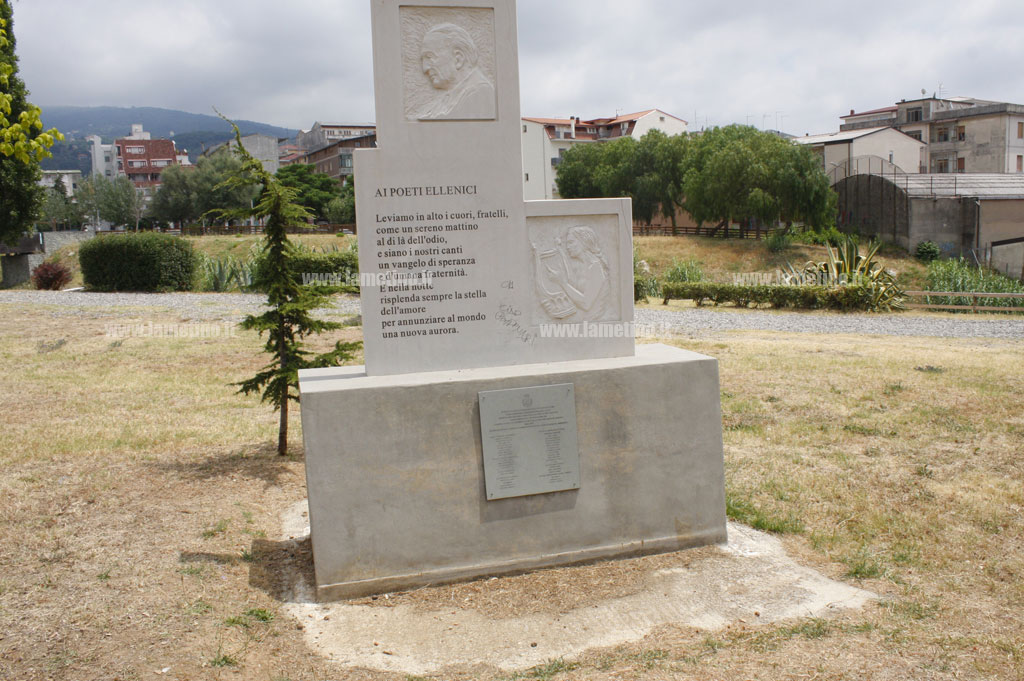 Lamezia: scritte volgari su monumento in memoria poeta Mastroianni