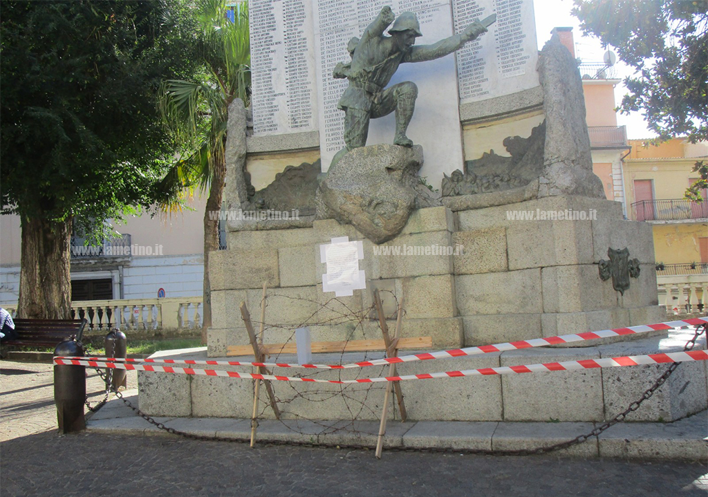 monumento-strana-protesta-2020.jpg