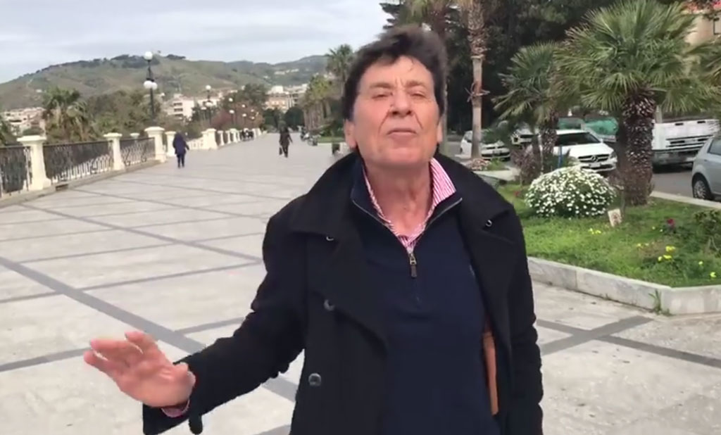 Concerto di Gianni Morandi a Reggio, oltre due ore di vecchi e nuovi successi