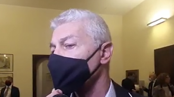 Vaccini anti-Covid, medico Asp Cosenza presenta esposto contro Morra dopo visita in uffici