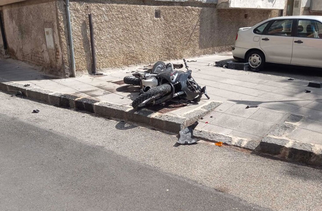 A bordo di una moto di grossa cilindrata si scontra con polizia, grave 17enne a Cosenza