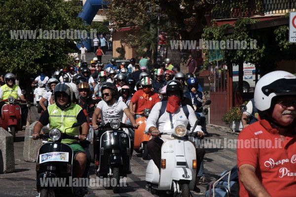 motoraduno-vespa-3-laghi-sila-2012-partenza-ter