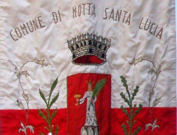 Associazione "Universo Minori" dona defibrillatore al Comune di Motta Santa Lucia
