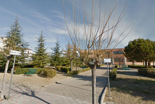 Calabria: Disoccupato distrugge uffici Municipio Amendolara con ascia 