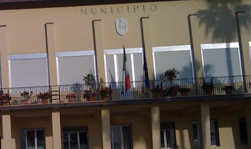 Calabria: Omessi controlli, arrestaro comandante polizia municipale di Bagnara