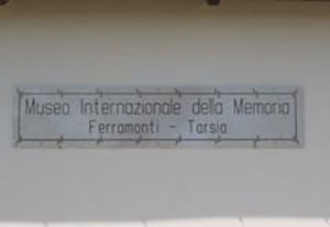 Vandali in azione nell'ex campo di concentramento a Ferramonti, indagini in corso
