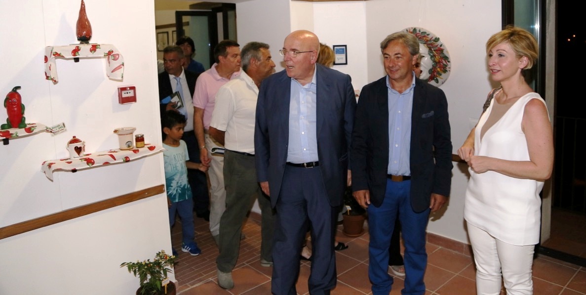 Oliverio al Museo del peperoncino: Maierà diventi un rinomato laboratorio della ceramica