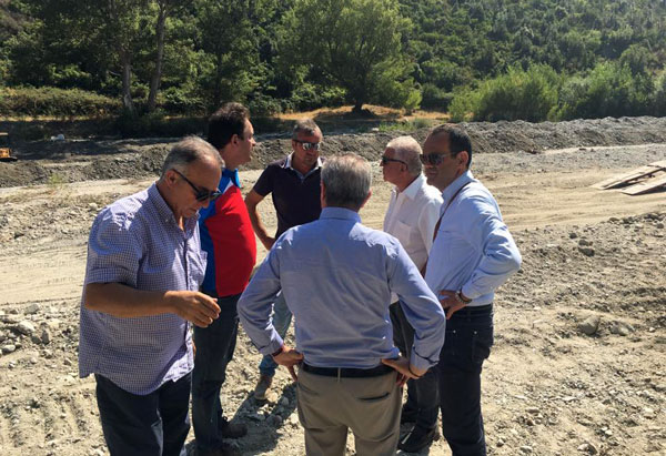 Assessore Musmanno visita cantieri Sorical sul fiume Alli 