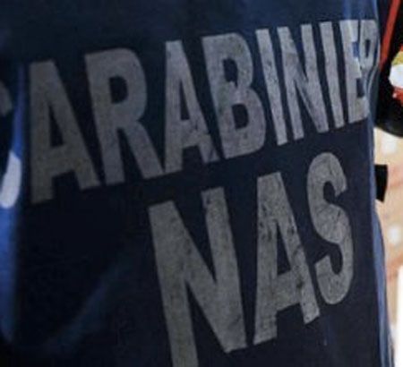 Calabria: Nas sequestrano prodotti alimentari venduti abusivamente