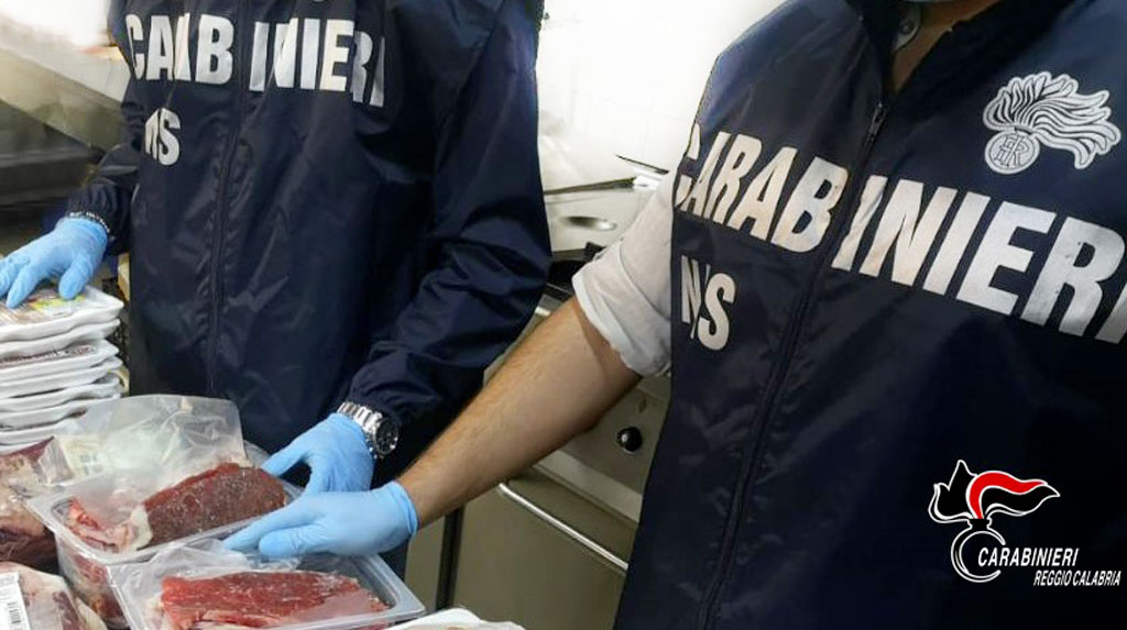 Scoperta casa di cura abusiva per disabili mentali a Reggio, sequestrati anche alimenti scaduti
