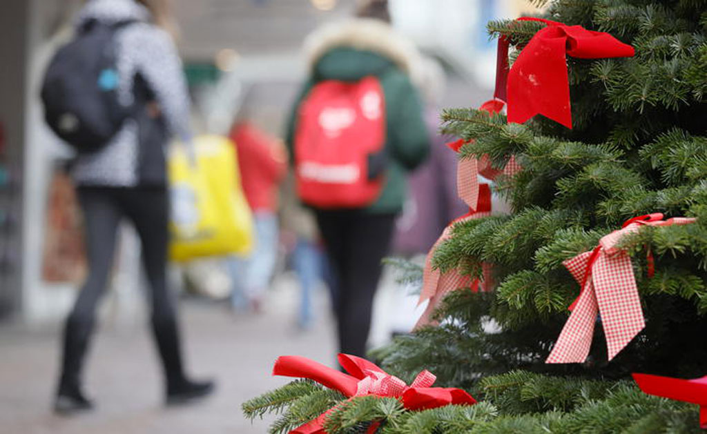 Lamezia, la magia del Natale arriva in Piazza Italia: mercatini, concerto e animazione