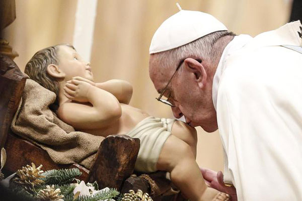 Natale, dal Vaticano norma per consentire a sacerdoti di celebrare anche 4 messe