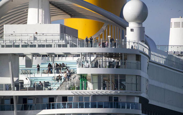 Coronavirus, rientrato allarme su nave crociera a Civitavecchia: anche alcuni calabresi tra le persone sbarcate