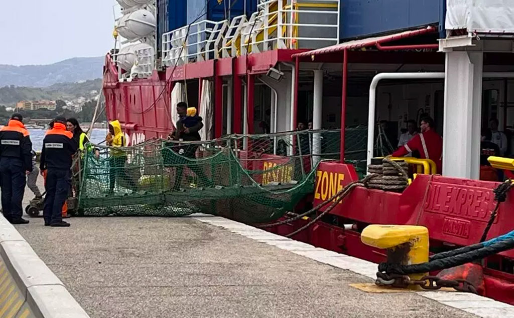 nave-migranti-fermo-vibo_a1d22.jpg
