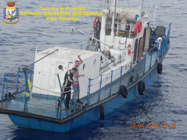 nave-migranti2.jpg