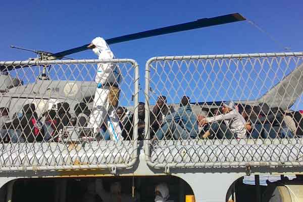 nave-militare-reggio-migranti.jpg