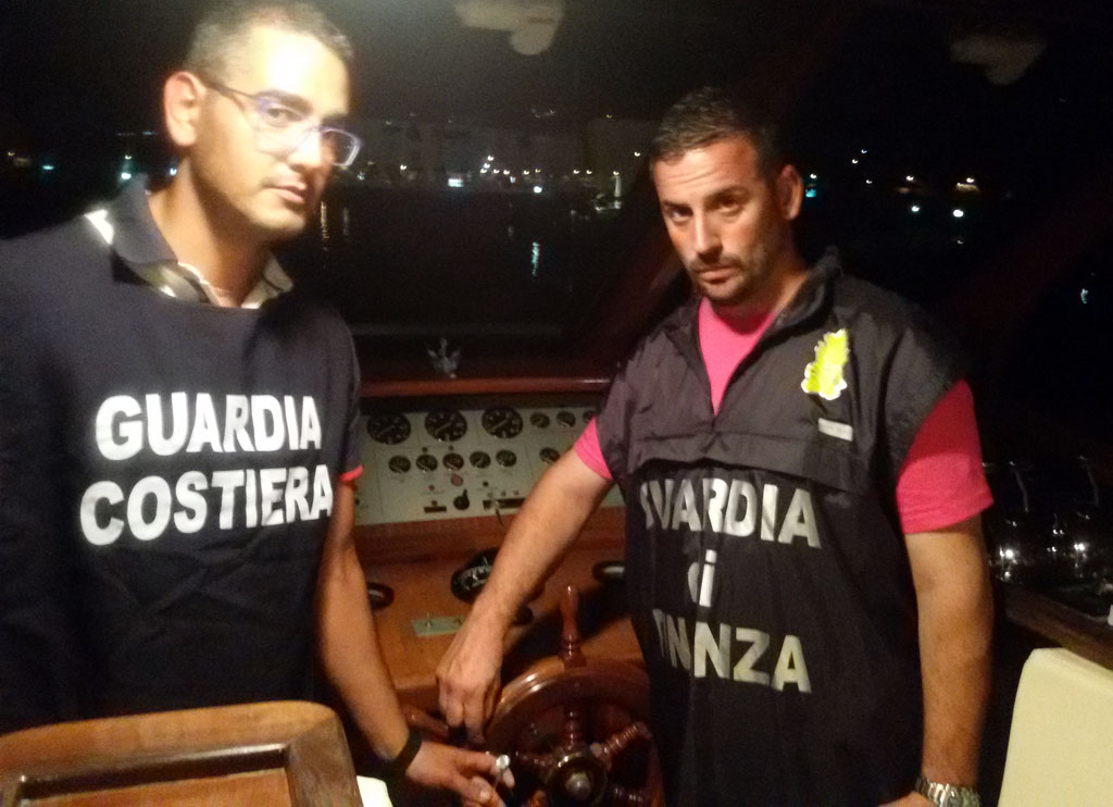 Comandante nave Calabria-Eolie senza titoli, sequestrata imbarcazione