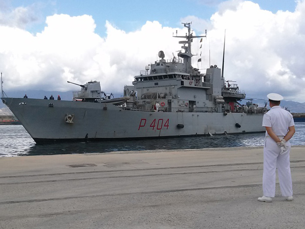 nave-vega-reggio-immigrati.jpg