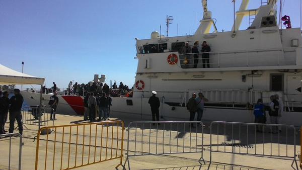 Fermato scafista dopo sbarco migranti nave Peluso a Crotone