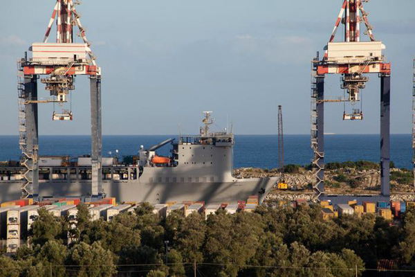 navi-siria-porto-gioia-armi-2014-2.jpg