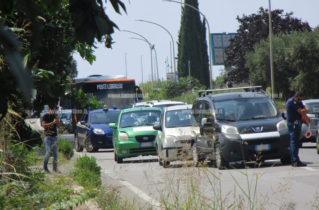 Lamezia, tamponamento in via delle Terme: traffico in tilt