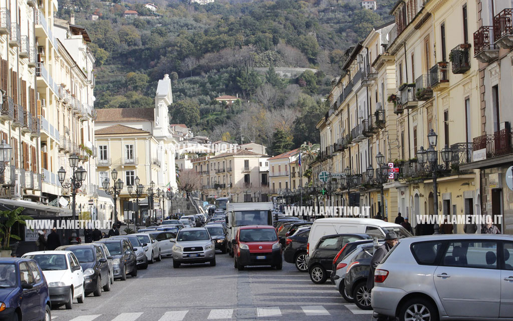 Lamezia, luci spente sul Natale 2017