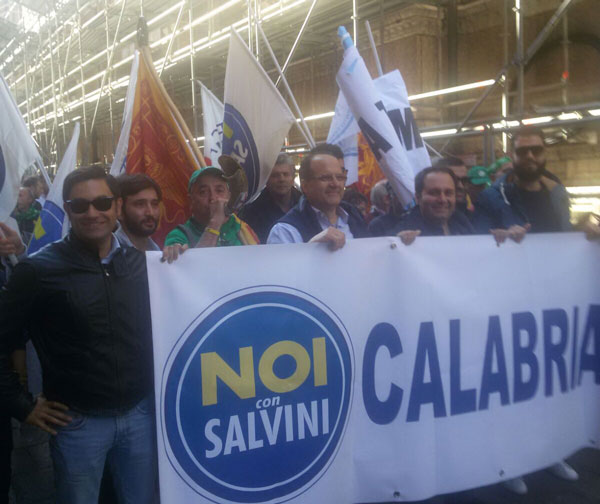 noi-con-salvini-2.jpg