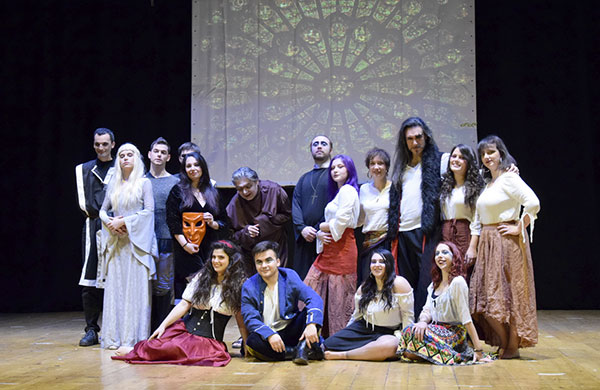 Lamezia, lo spettacolo "Fatalità a Notre Dame" andato in scena al Teatro Grandinetti