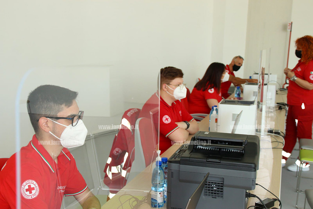 nuova-hub-vaccinale-2021-lamezia-107118_50d1d.jpg