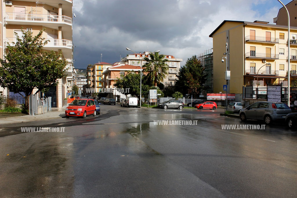 Lamezia, nuova rotatoria a incrocio di piazza della Repubblica, via Volta e Da Vinci 