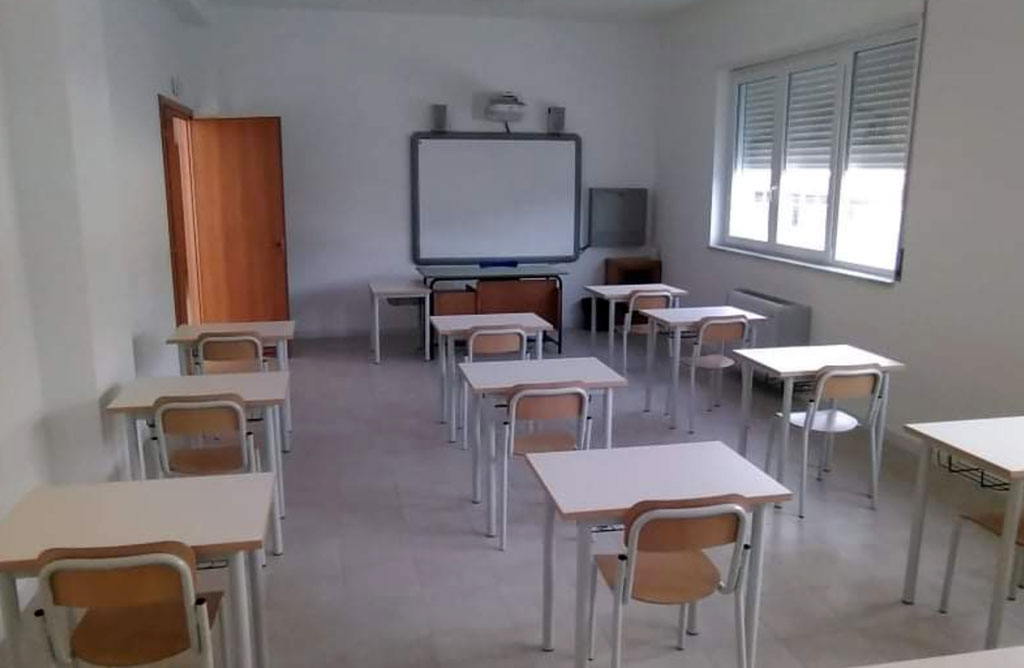 nuova-scuola2.57.40_8a1aa.jpg