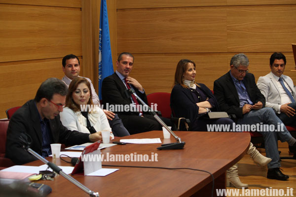 nuovi-assessori-e-sindaco-30-aprile-2013.jpg