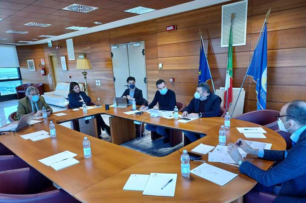 Occhiuto: "Aumenta numero posti letto in Calabria, pronti ad aprire anche Covid hospital"