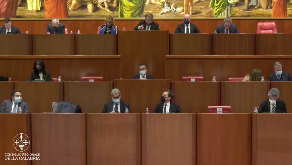 Regione, Consiglio approva programma Occhiuto e Documento economia e finanza